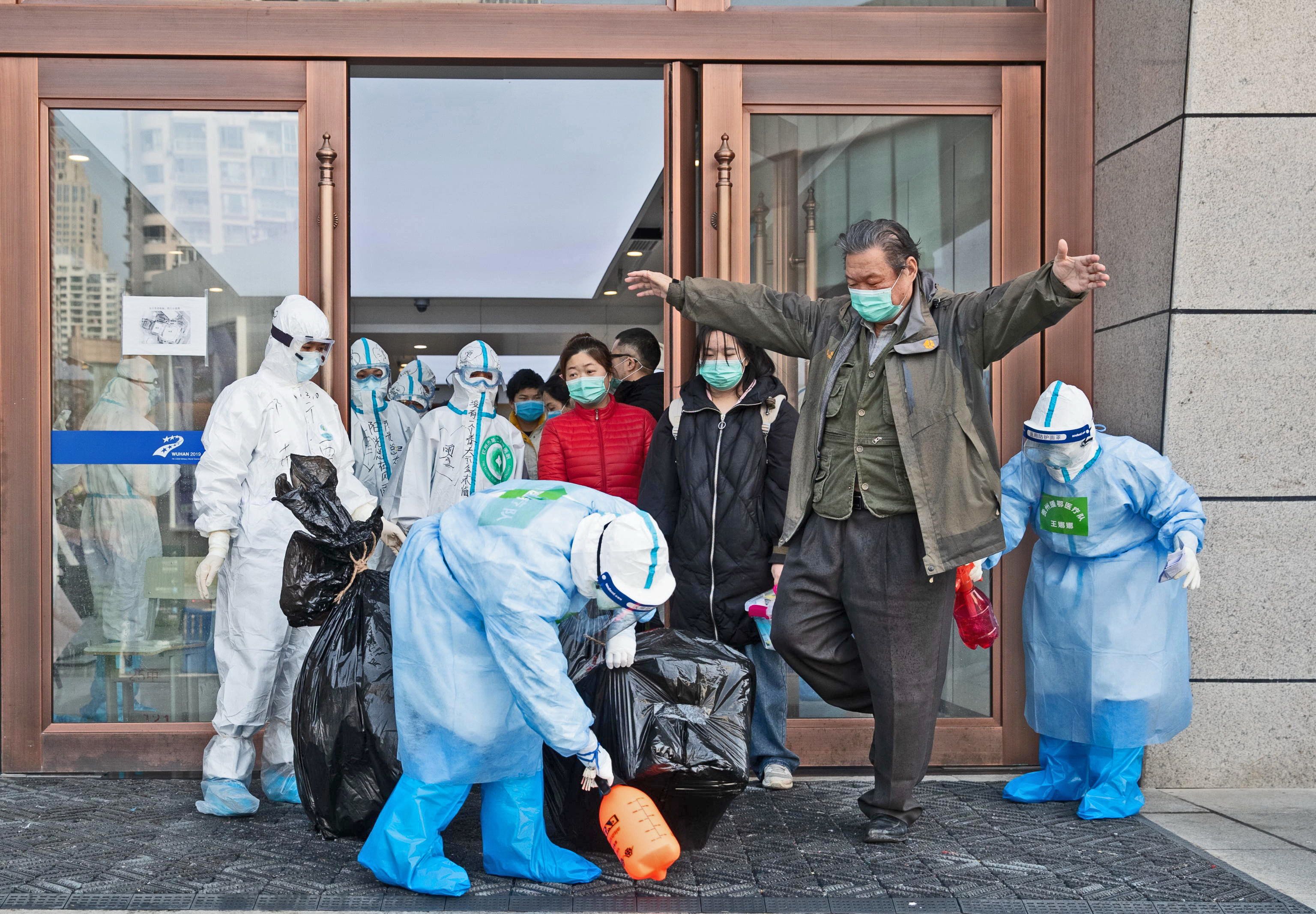 Non tornano i dati sui morti cinesi. L’epidemia ignora i diktat di Pechino