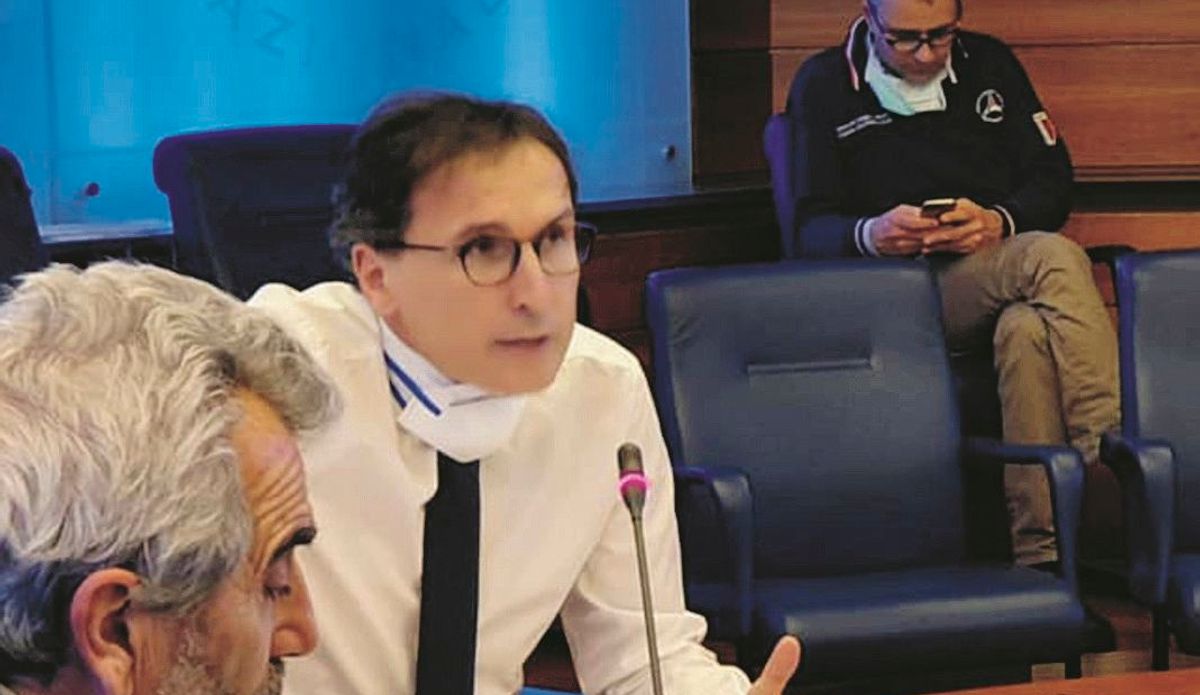 Boccia fa ironia sulle mascherine. Ora se ne vada assieme a Borrelli