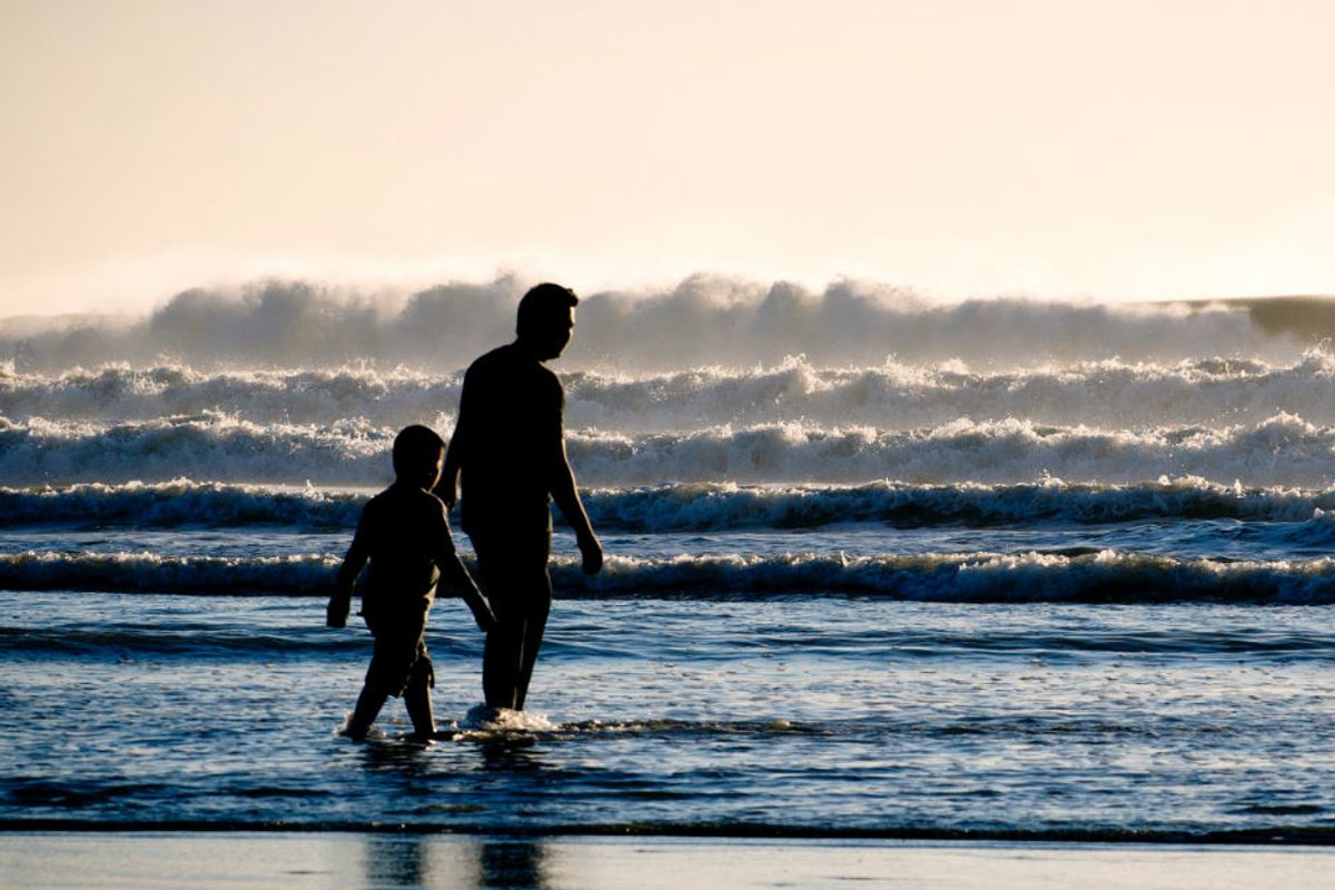 His Dad is dying from the coronavirus. So, he asked people for advice on their final conversations.