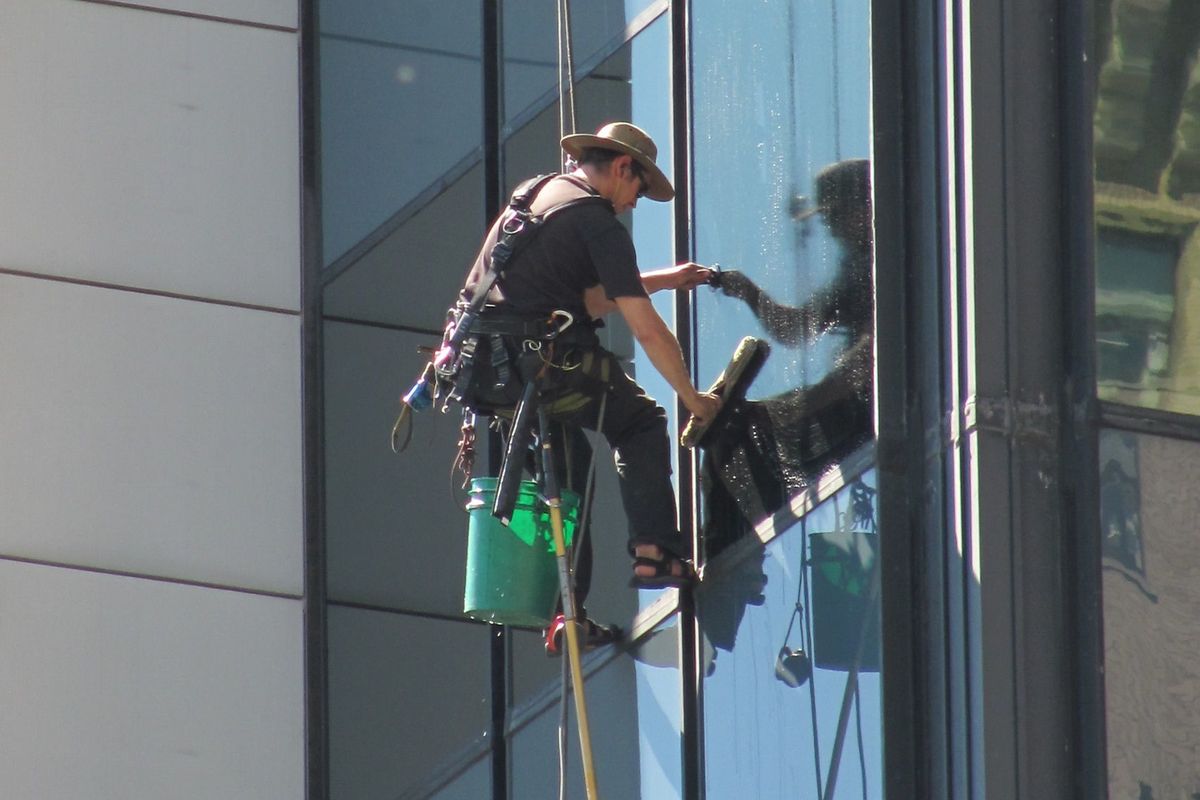 Window Washers Share The Most Memorable Thing They've Ever Seen On The Job