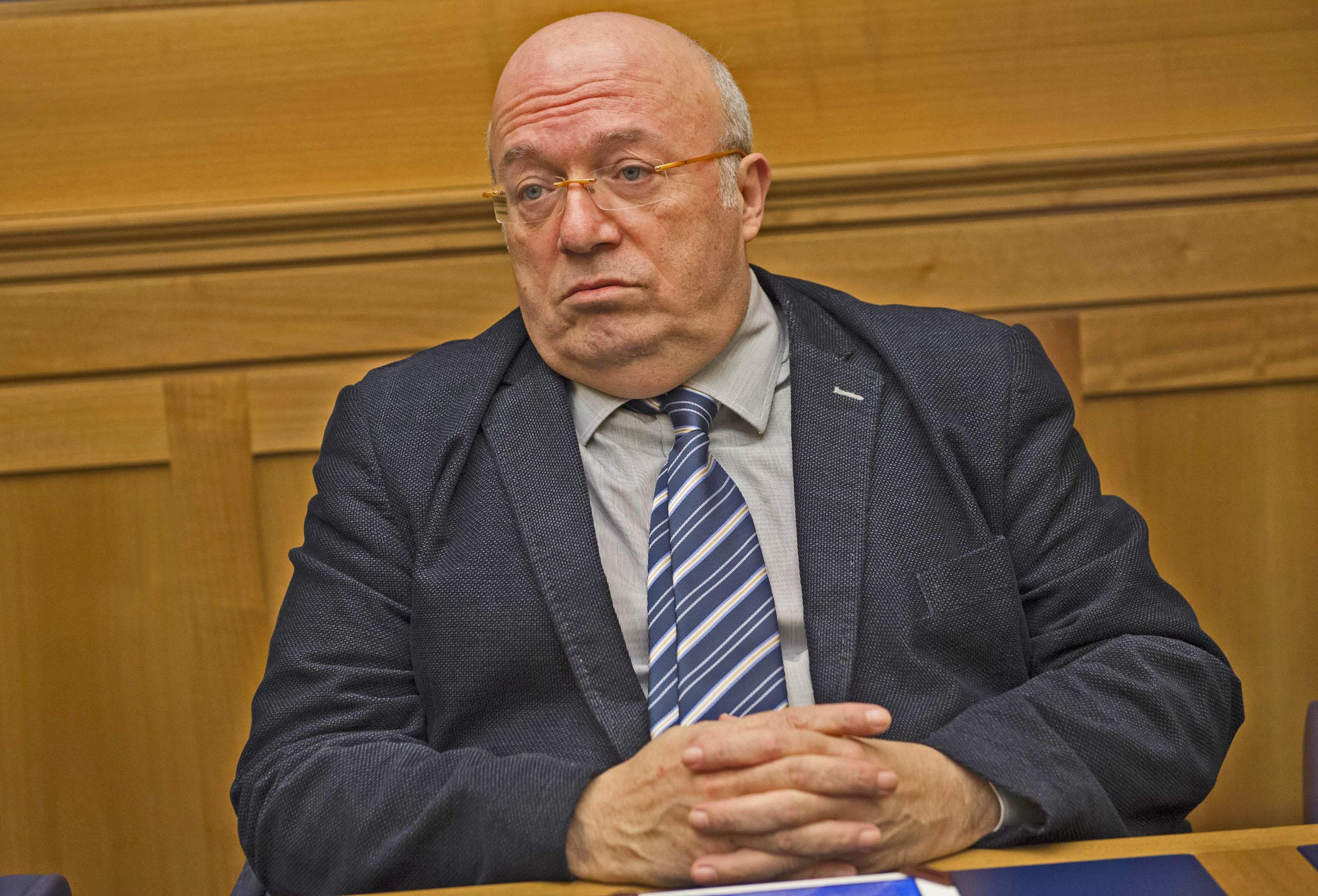 Francesco Storace: «Il Parlamento ricominci a riunirsi. Mattarella deve fare da garante»