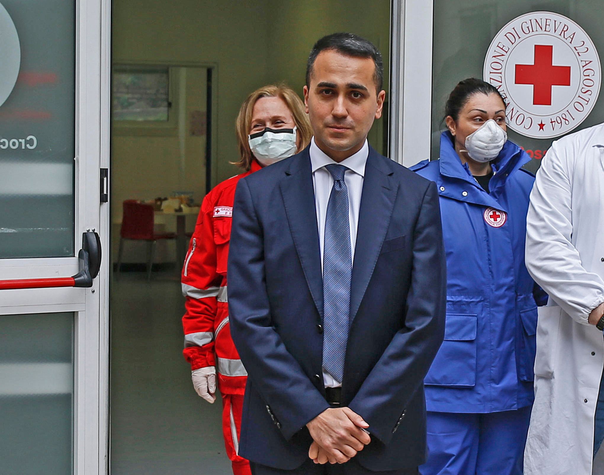 Di Maio lancia un timido allarme porti. Il suo governo fa finta di non sentire
