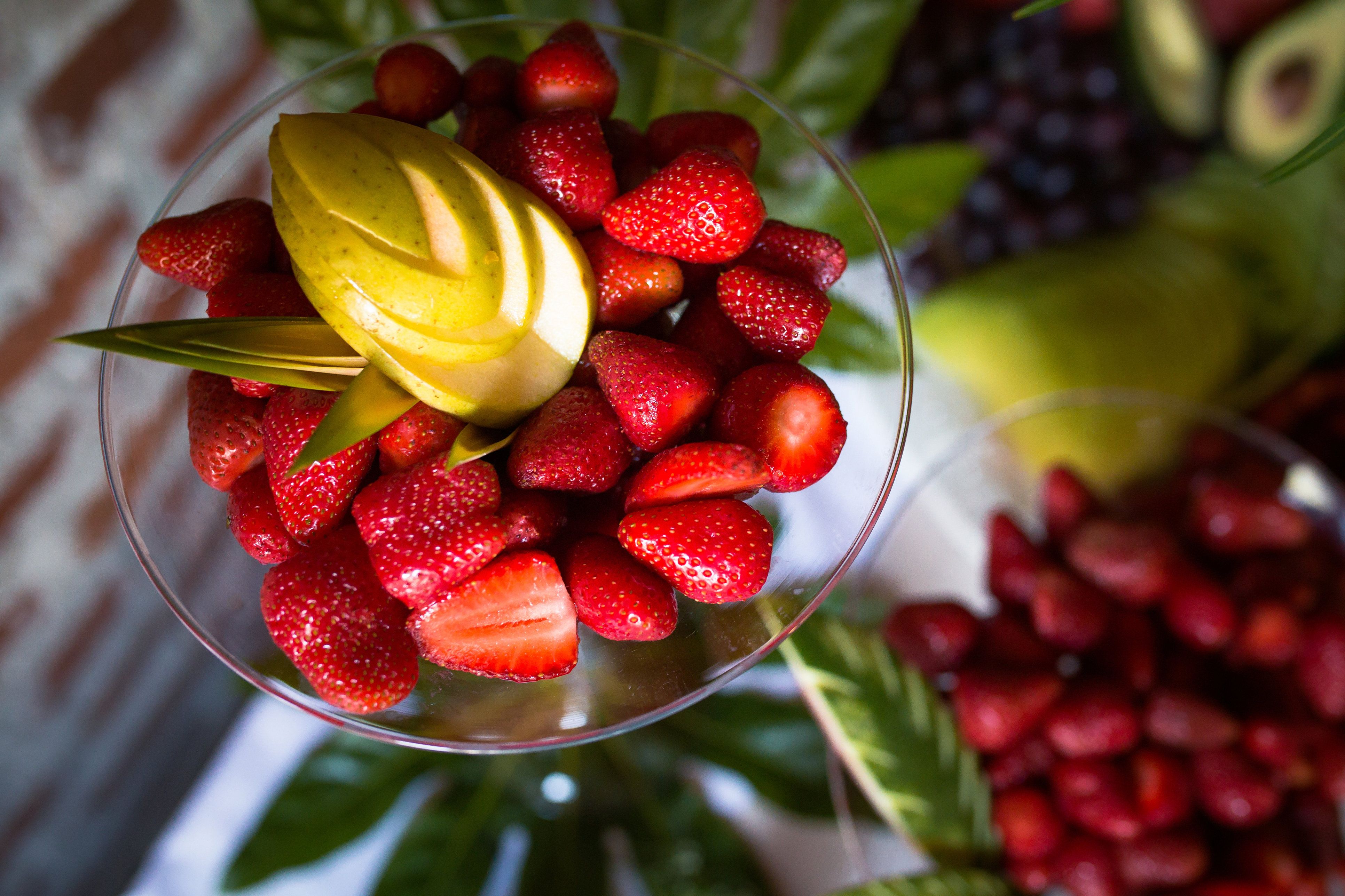 Cuciniamo insieme: torta morbida di mele e fragole