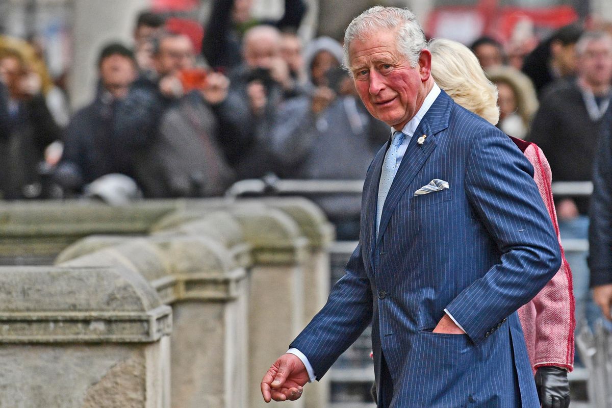 Londra trema, il principe Carlo è positivo