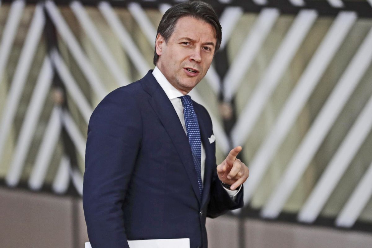 Conte pronto a svendere l'Italia