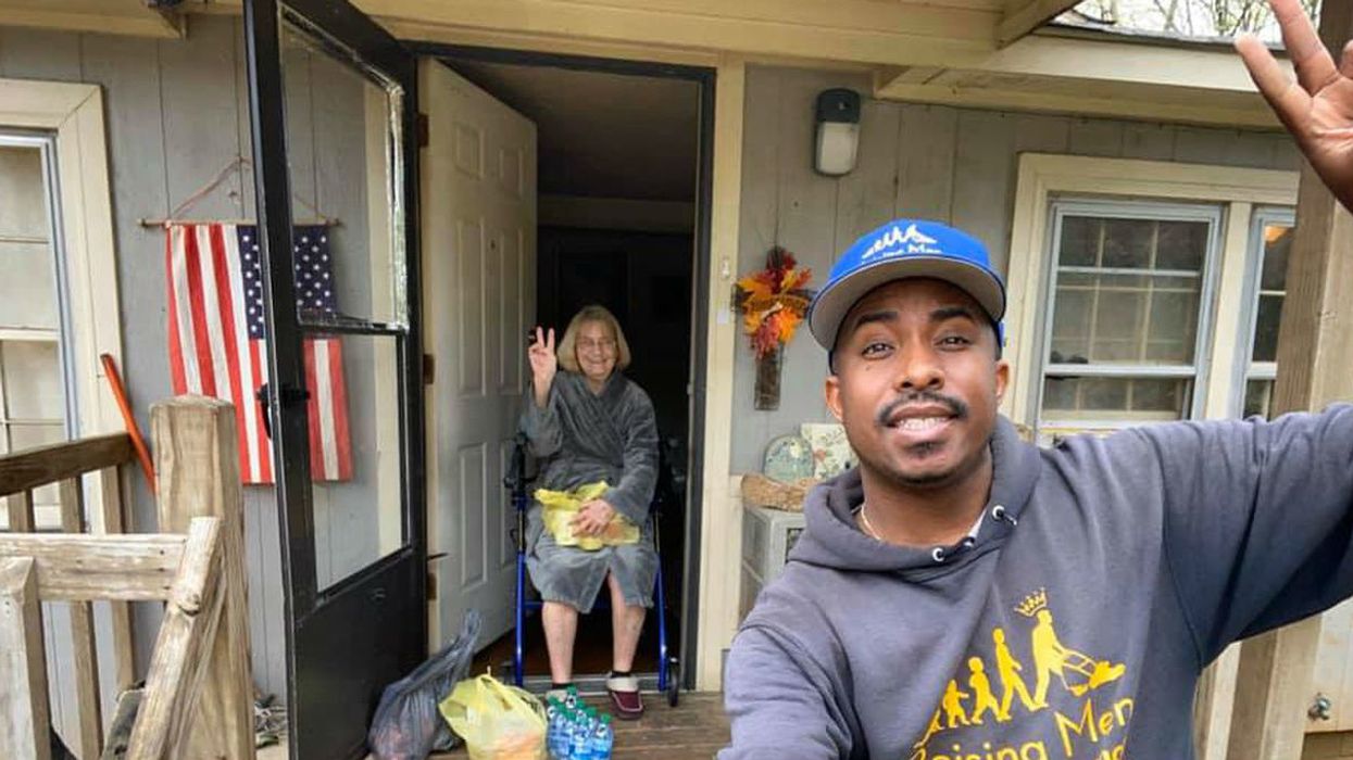 Alabama man who mows lawns for elderly now delivers free meals and big smiles to shut-ins