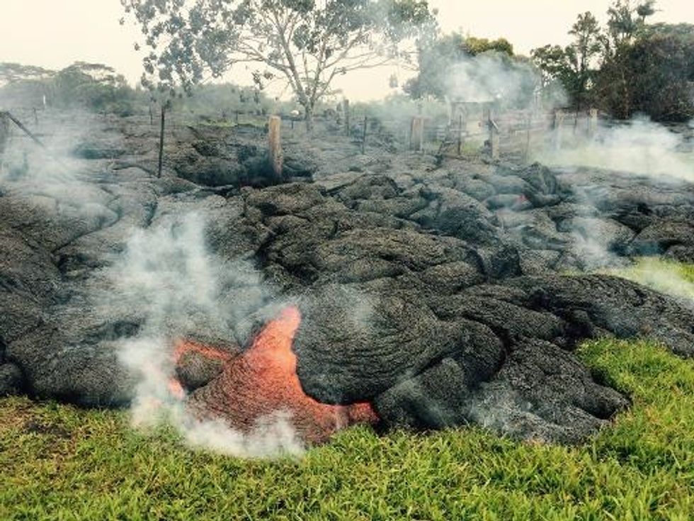 Hawaii Volcano Lava Wave Nears Homes