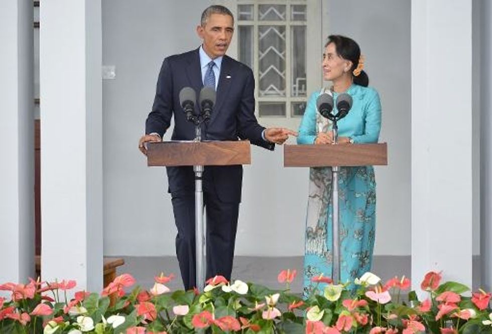 Obama Backs Suu Kyi Bid To Change Constitution