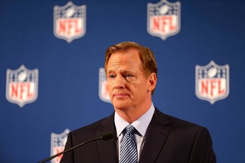 Senator Presses NFL On Domestic Violence Ahead Of Super Bowl