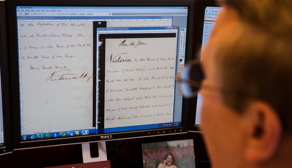 Lincoln Library Workers Strive To Put More Documents About Abe Online