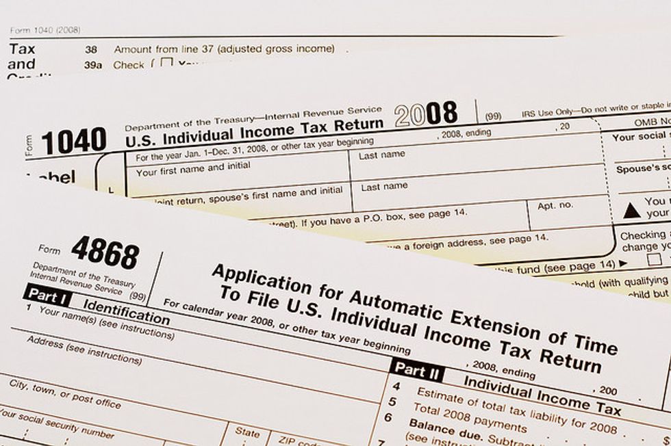 E-File Fraud: Identity Thieves Filing Taxes To Steal Refunds