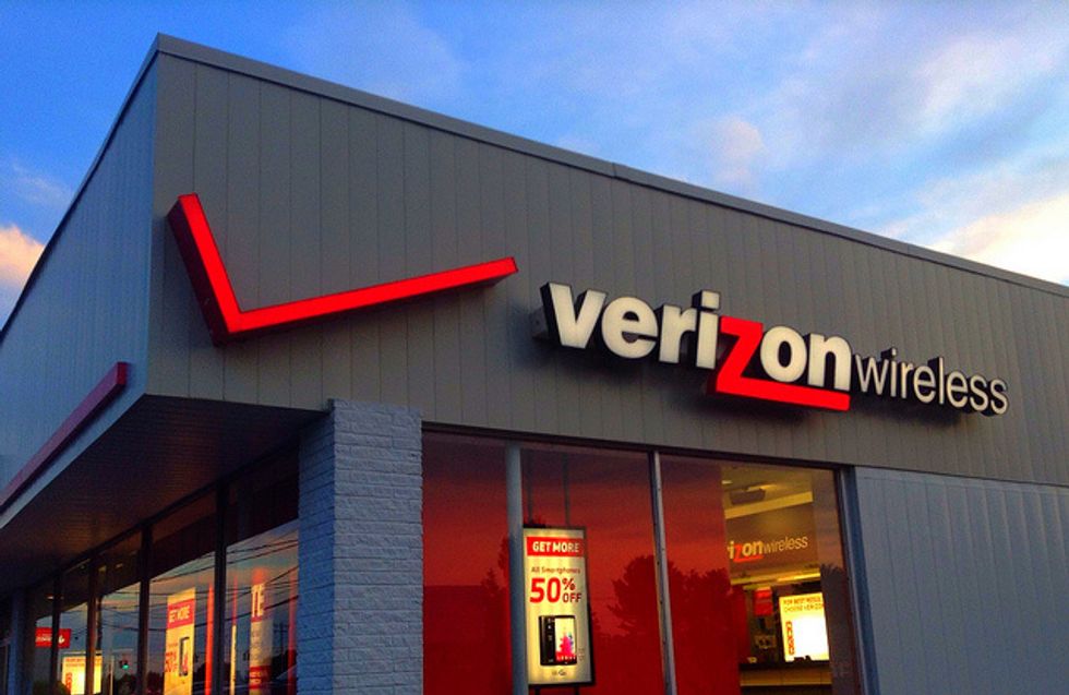 Sprint And Verizon Wireless Customers In Line For Refunds After Settlements
