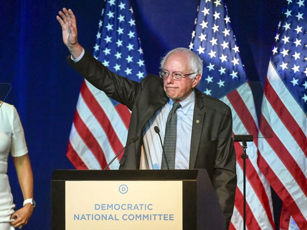 U.S. Presidential Hopeful Sanders Gains Ground On Clinton In Iowa Poll