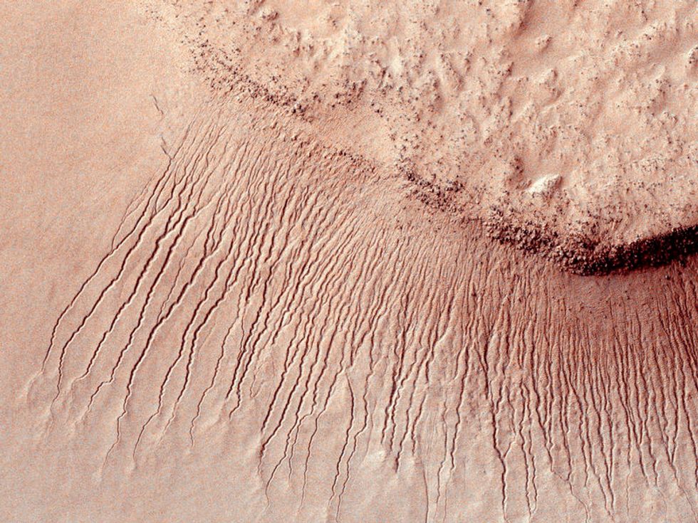 Water Still Flows On Mars, Scientists Say