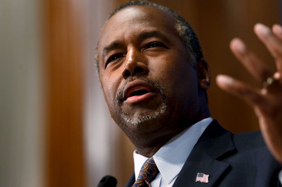 Behind Ben Carson’s Rebellious Public Image, A DC Insider Is Hard At Work