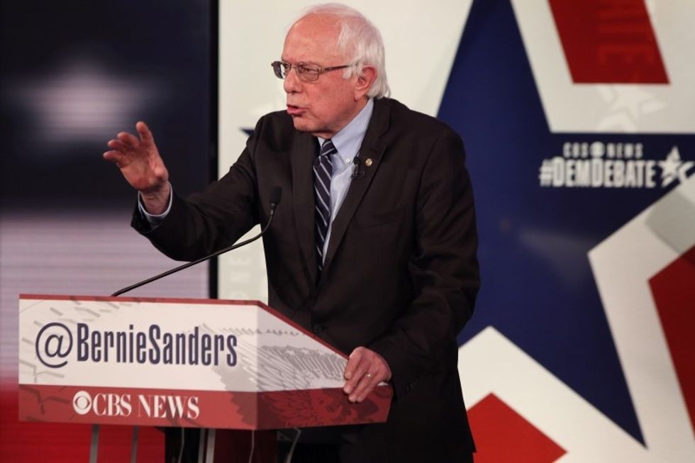 Analysis: Sanders’ Failure To Score In Debates Helping Clinton Pull Away
