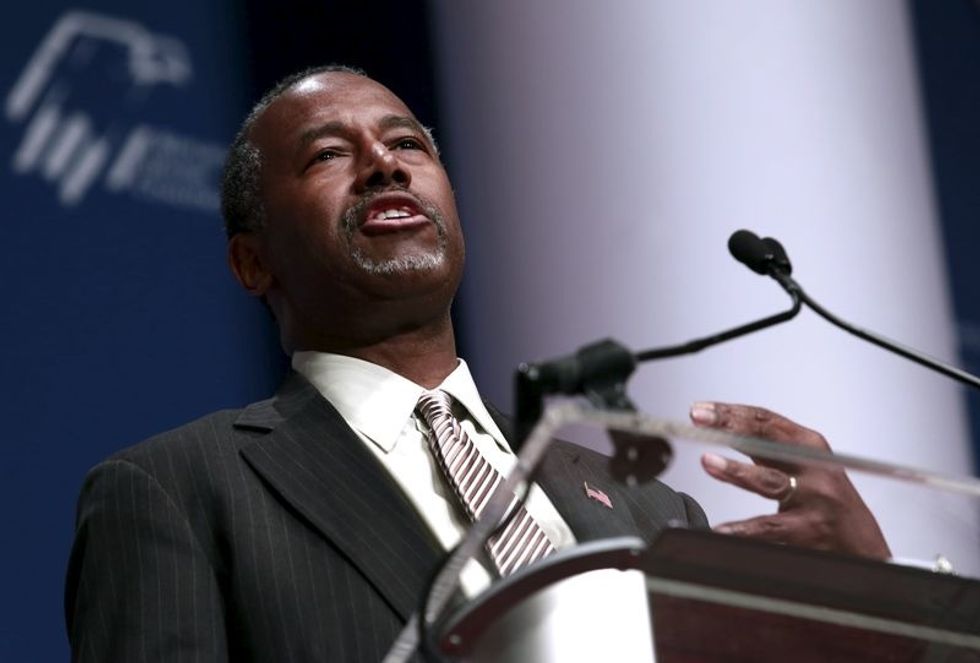White House Hopeful Carson Struggles To Connect With The Black Church