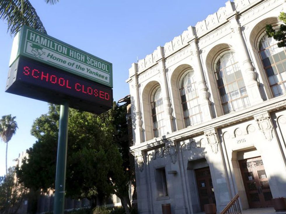Gun And Bomb Attack Threat Closes Los Angeles Schools In Likely Hoax