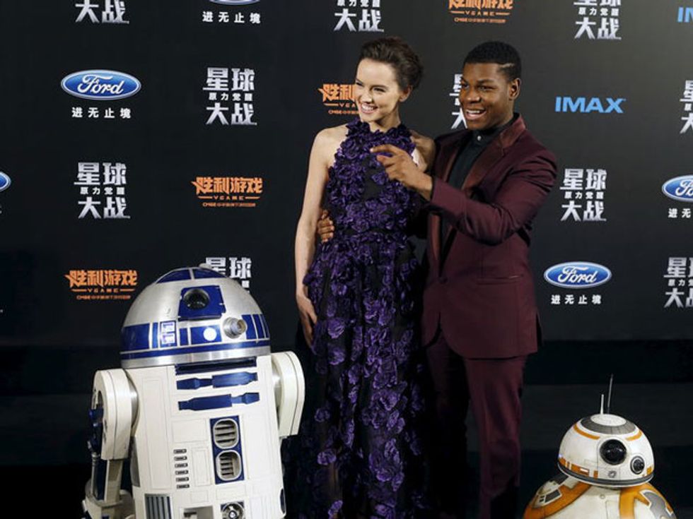 ‘Star Wars’ Crosses $1 Billion Globally At Record Pace