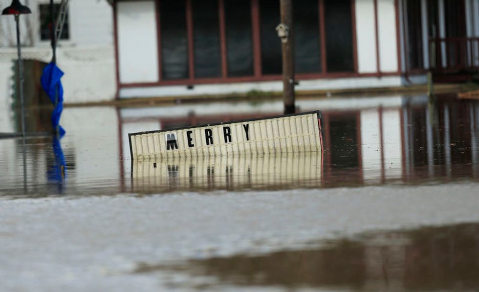 Storms Snarl U.S Travel, Threaten Rare Winter Tornadoes