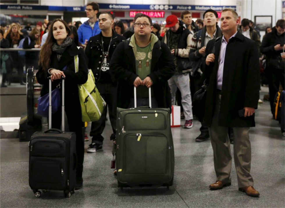 How To Pack Light And Make Your Holiday Cheaper