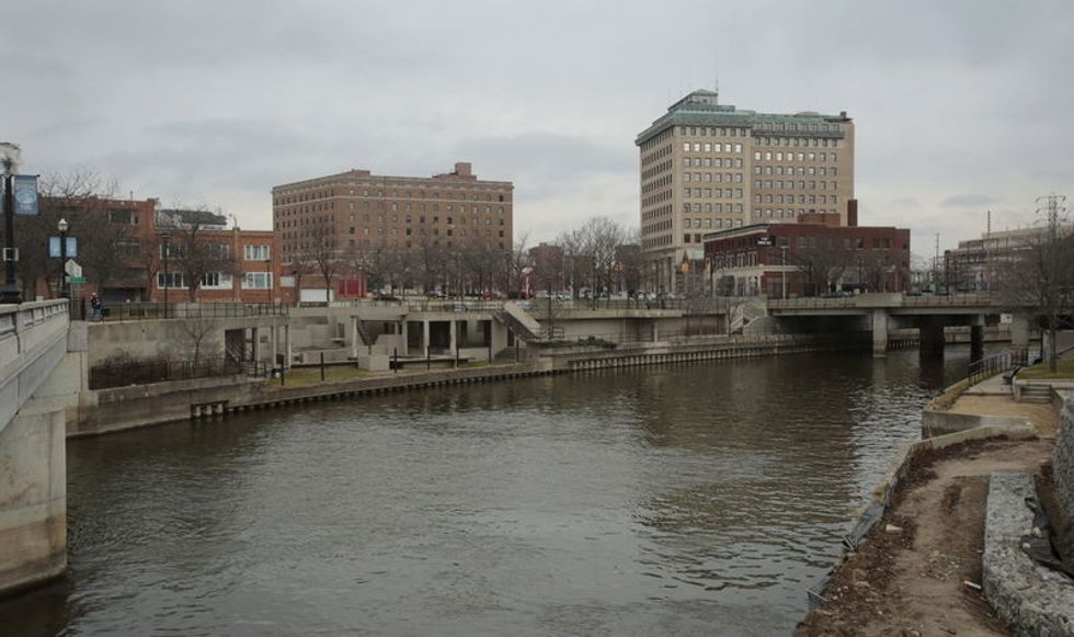 Michigan Governor To Request Federal Aid In Flint Water Crisis