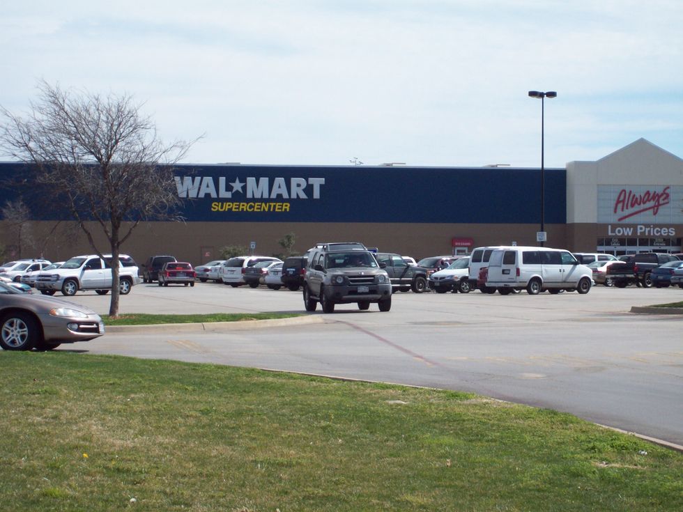 Wal-Mart Workers On Pistol Patrol As Law Lets Texans Tote Guns