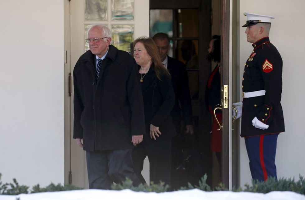 Sanders Meets With Obama, Says President Will Remain Neutral In Primary Race