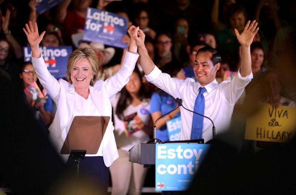 A Clinton-Castro Ticket Gets Put To An Early Test In Iowa