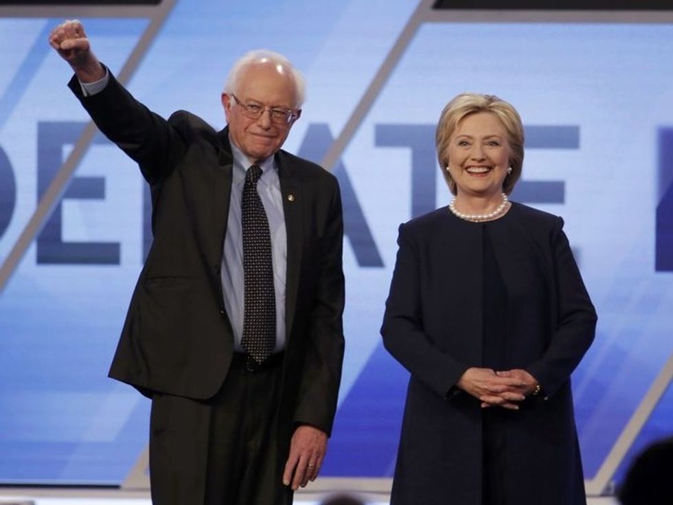 Clinton and Sanders Both Break With Obama On Mass Deportations