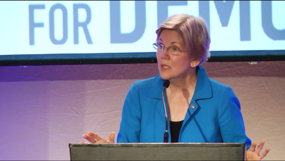 #EndorseThis: Elizabeth Warren Says ‘Small, Insecure Money Grubber’ Trump Will Never Be President
