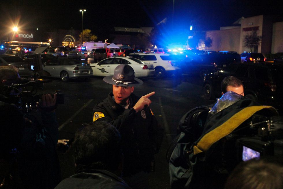 Police Search For Gunman Who Killed Four At Mall In Washington State