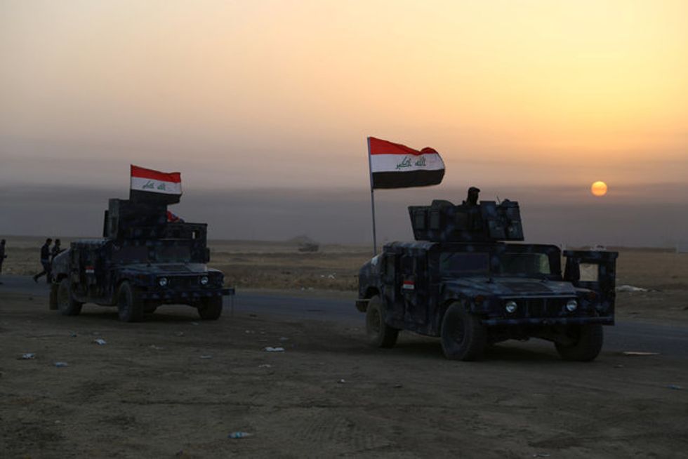 Iraqi and Kurdish Forces Advance On Mosul