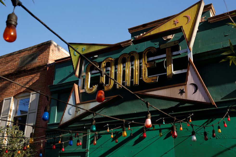 Pizzagate: Nightly News Shows Combat Fake News With Real Reporting