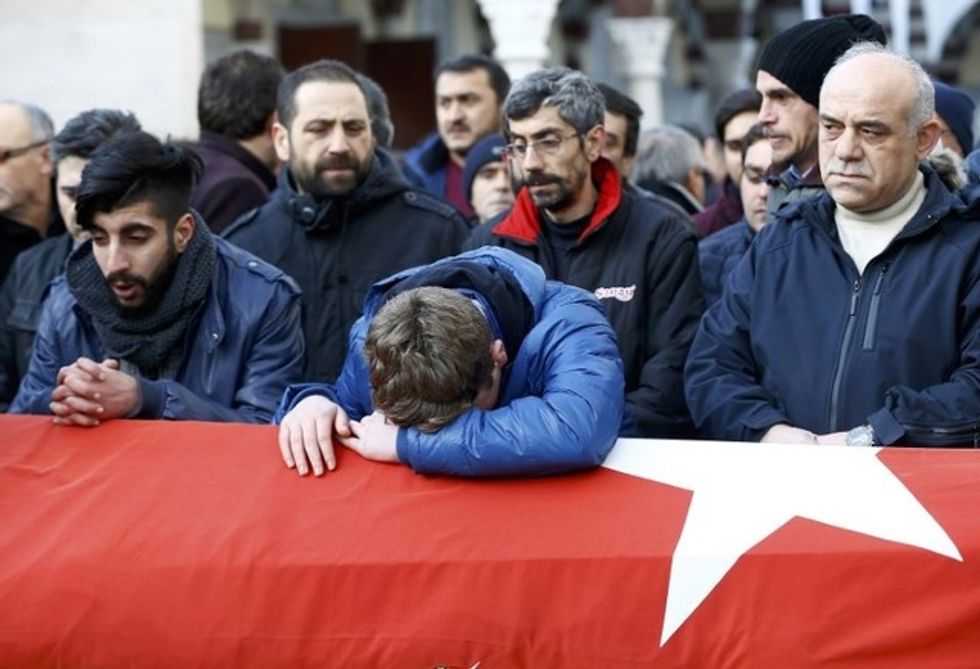 Gunman Kills 39 In Istanbul Nightclub, Manhunt Under Way