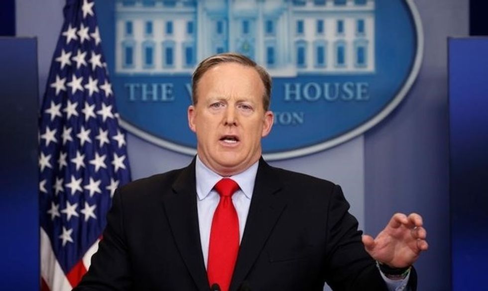 Why Is Spicer Gagging White House Press Corps?