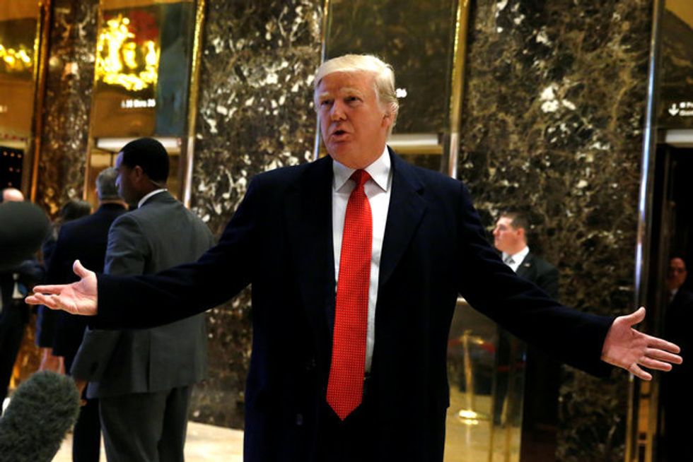After Implicating Himself On Twitter, Trump Desperately Lashes Out At FBI, Clinton
