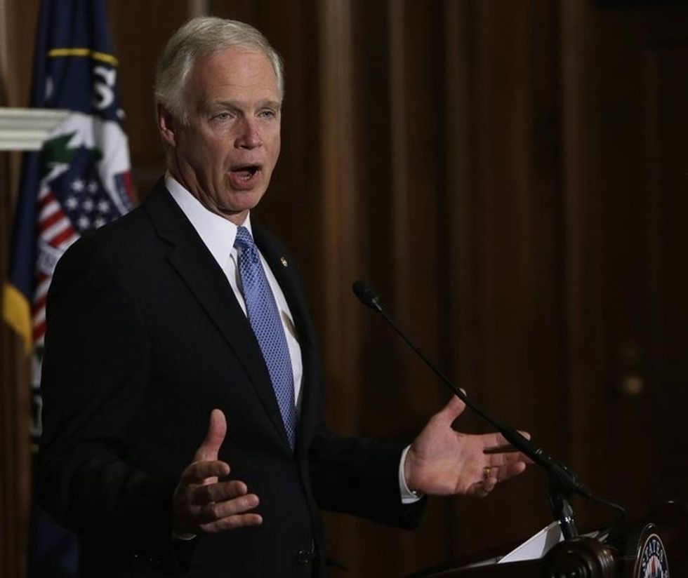 GOP Senator Hyped Silly ‘Secret Society’ FBI Conspiracy — Based On Joke Text