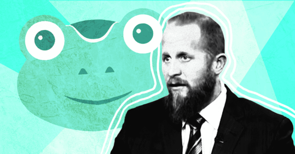 Trump Campaign Manager Promotes Neo-Nazis’ Favorite Media Platform