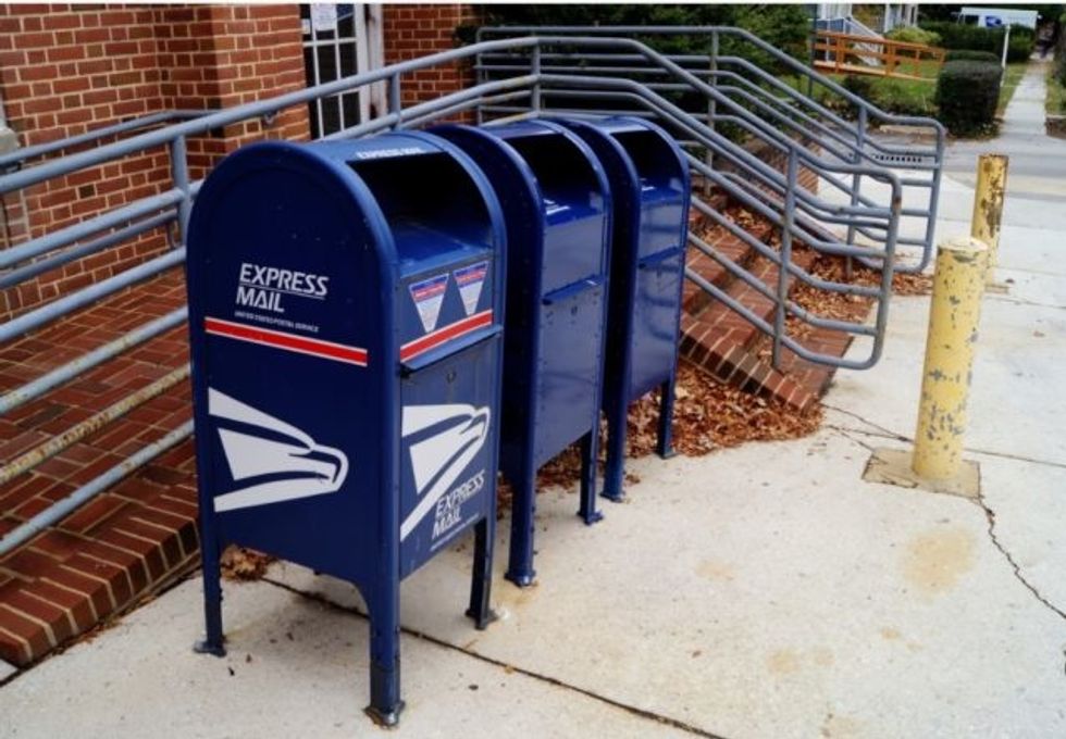 Republicans Scheming To Rip Off US Postal Service