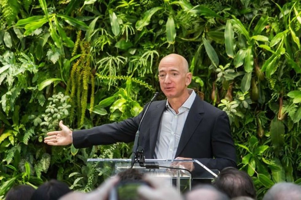 Bezos: National Enquirer Attempted To Blackmail Him Over Nude Selfies