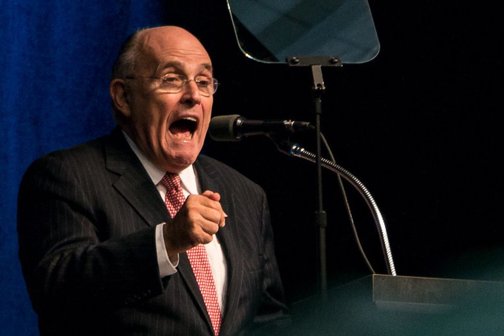 White House Aides Reportedly Frantic To Dump Giuliani