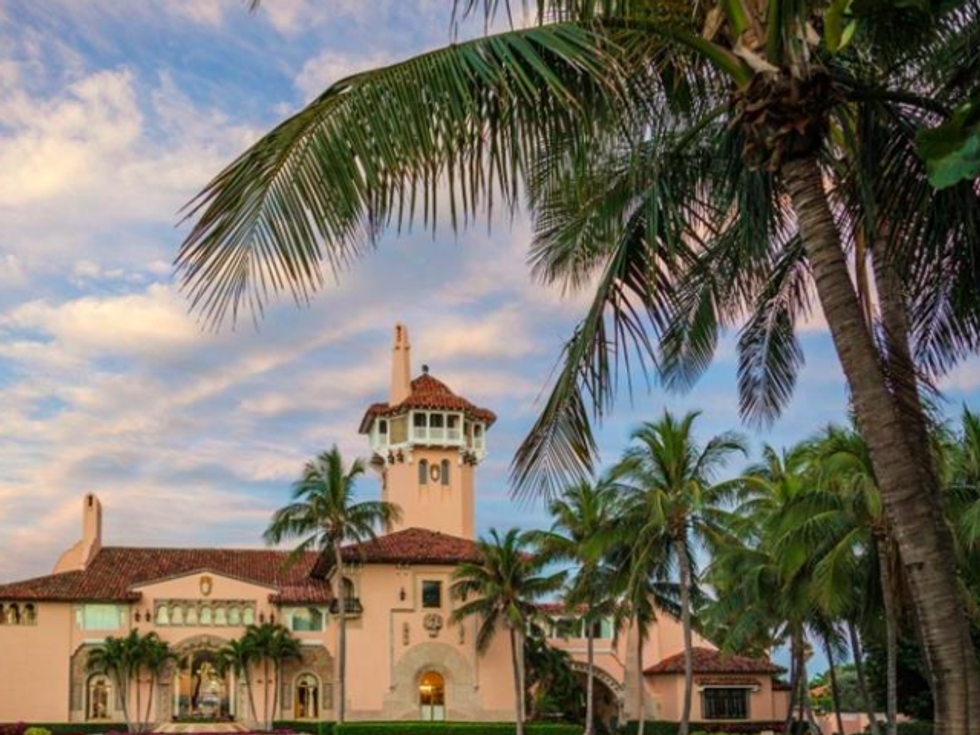 As New York Prosecutors Threaten, Trump Flees To Florida