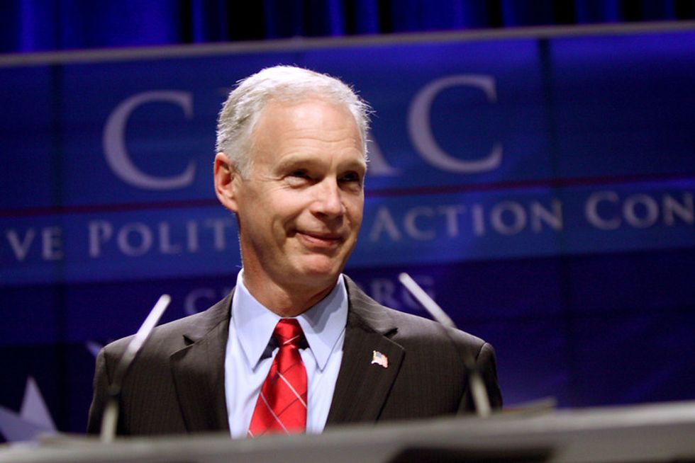 Ukraine Conspiracy Promoter Secretly Met With Sen. Johnson