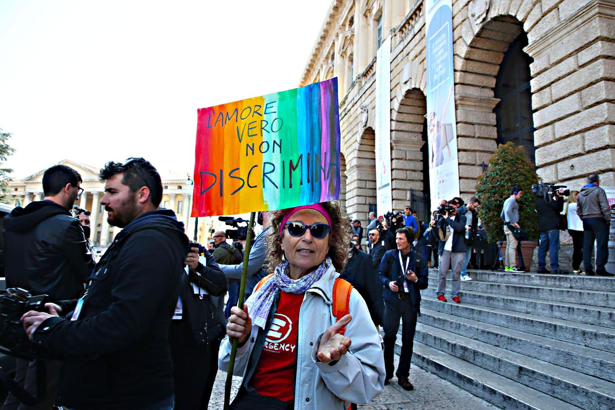 Due femministe servono da antidoto al bavaglio sull’omofobia e il gender