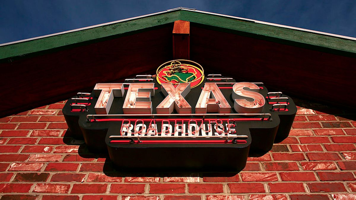 texas-roadhouse-ceo-gives-up-salary-and-bonus-for-the-rest-of-the-year