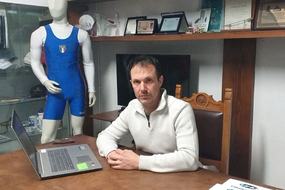 «Dalle divise sportive alle mascherine. Così sopravviviamo»