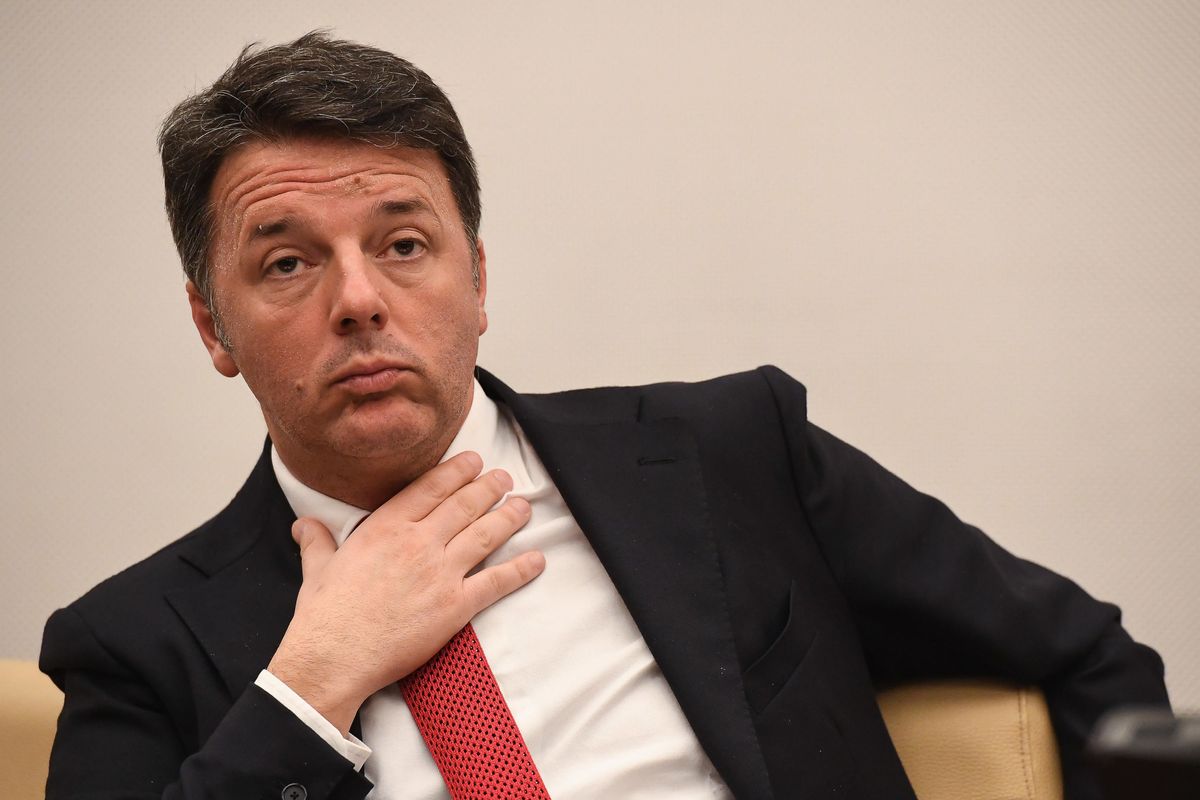 Renzi cerca la ribalta: «Riapriamo tutto». Ma viene seppellito da un coro di fischi