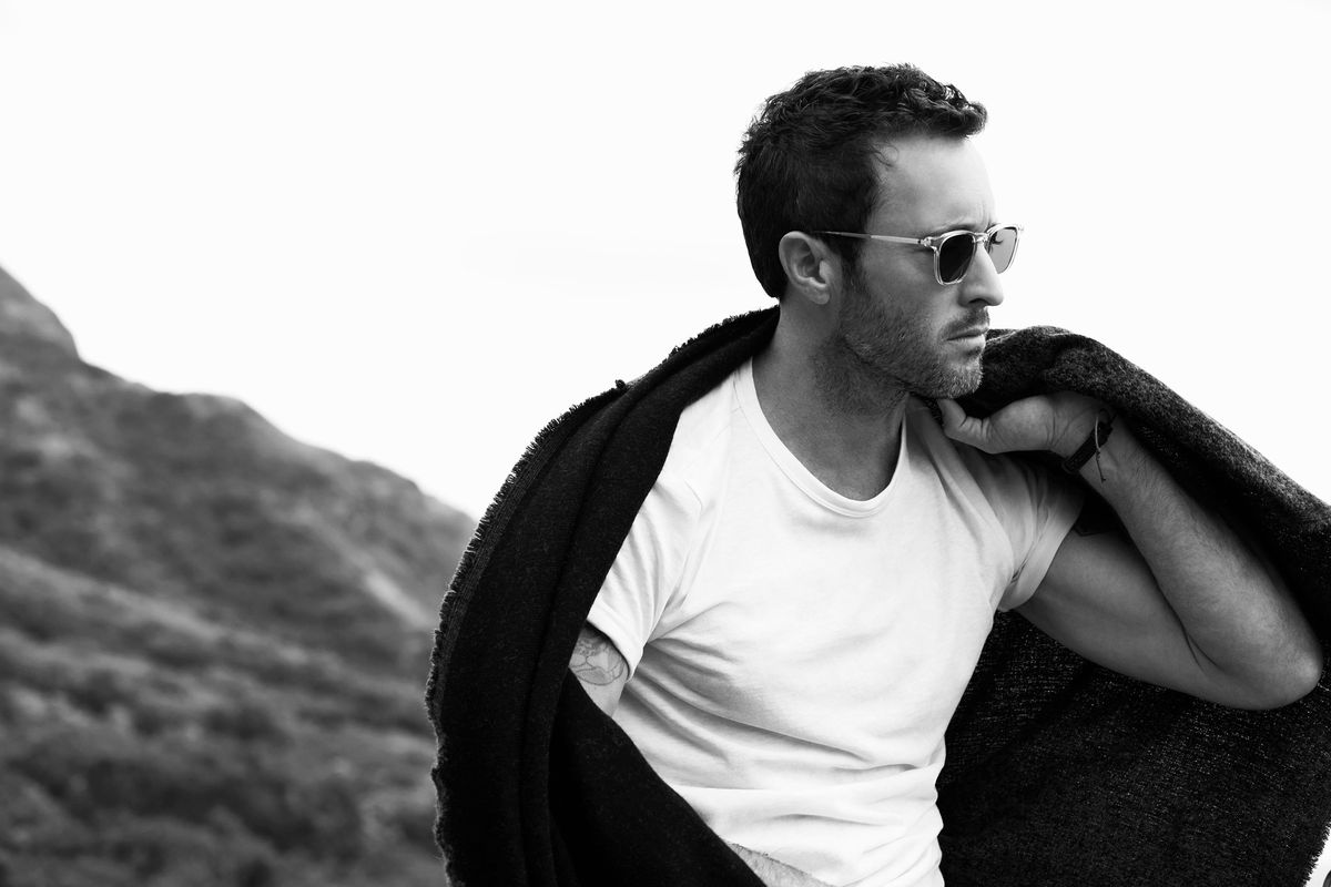 Black and white photo of Alex O'Loughlin.