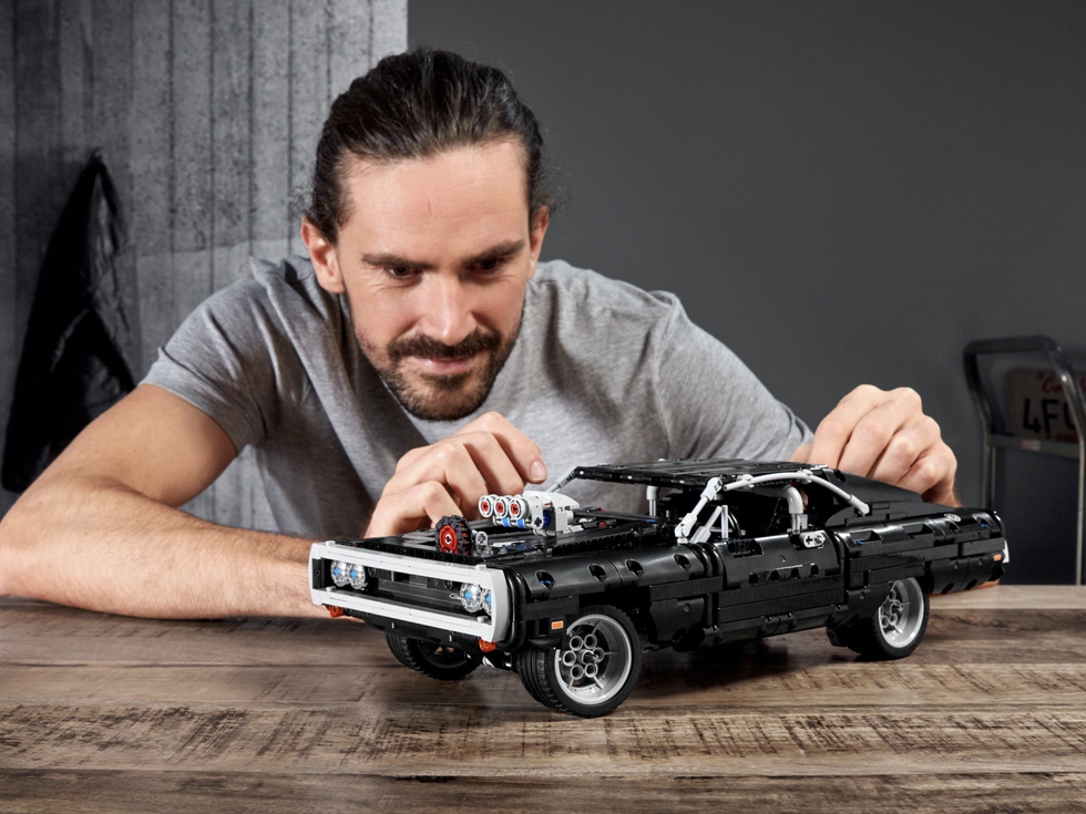 LEGO Technic Dom's Dodge Charger (42111)